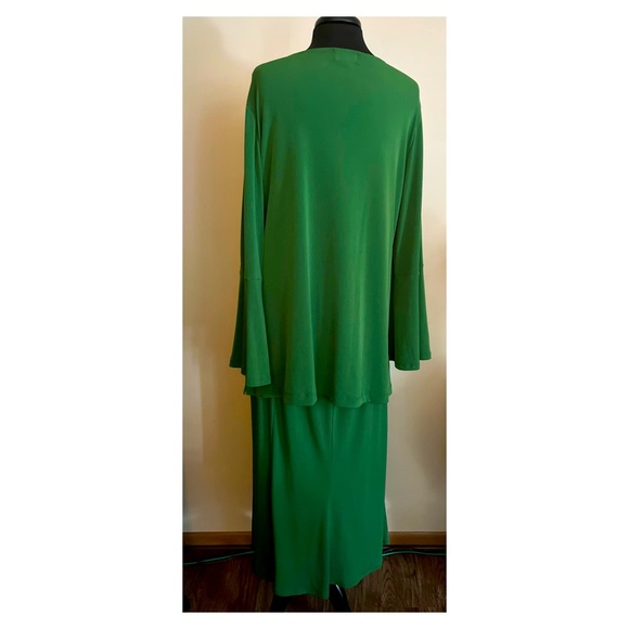 Carolyn Strauss Collection 2-Piece Tunic Top and Skirt Set - Picture 5 of 8